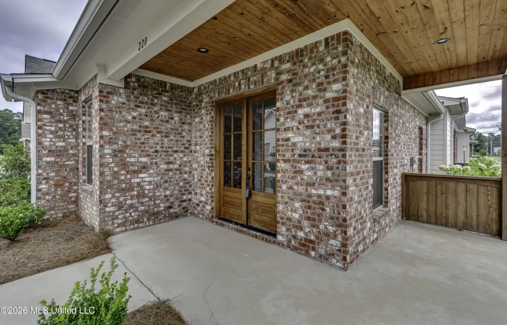 220 Freedom Ring Drive Brandon, MS 39047