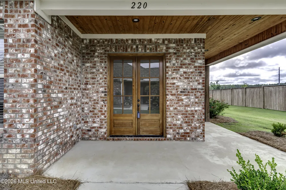 220 Freedom Ring Drive Brandon, MS 39047