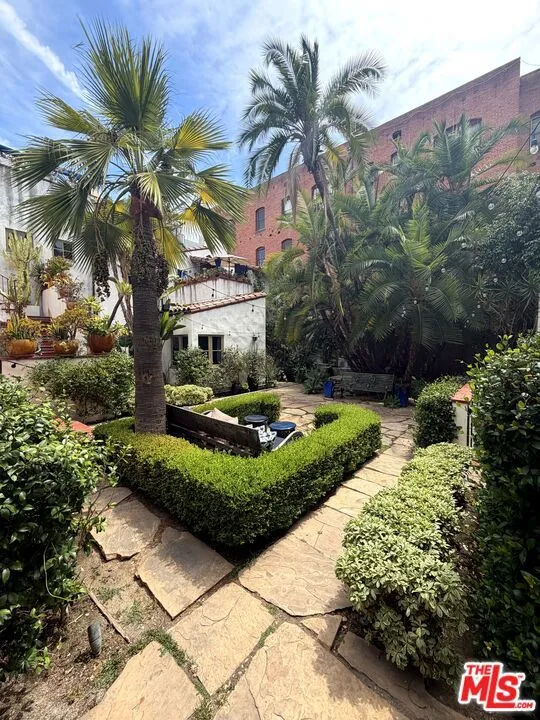 1414 Harper Avenue #16 West Hollywood, CA 90046