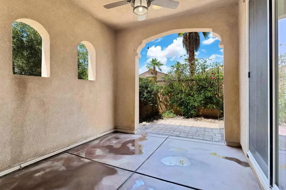 530 Calle Vibrante Palm Desert, CA 92211