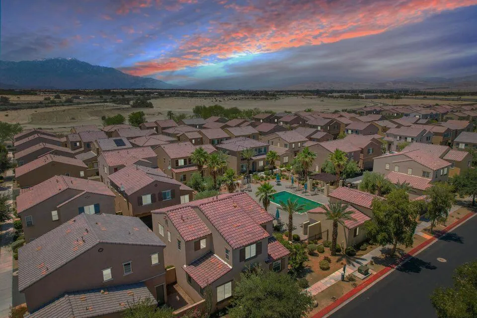 530 Calle Vibrante Palm Desert, CA 92211