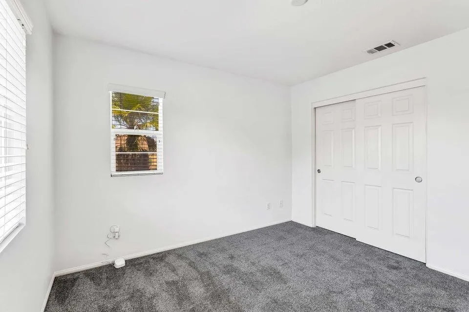 530 Calle Vibrante Palm Desert, CA 92211