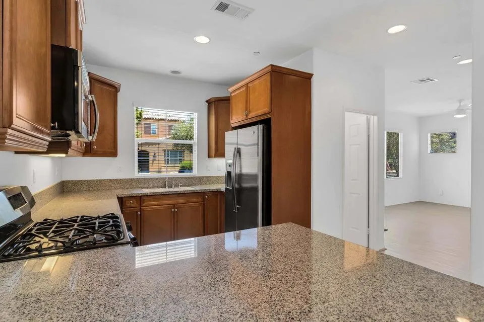 530 Calle Vibrante Palm Desert, CA 92211