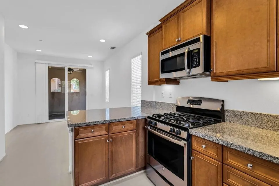 530 Calle Vibrante Palm Desert, CA 92211
