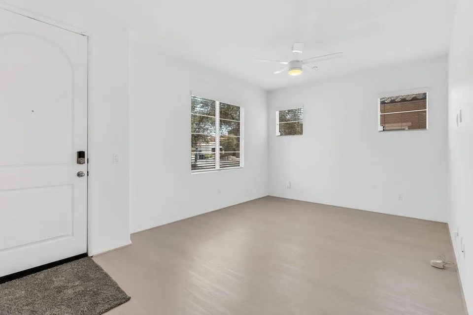 530 Calle Vibrante Palm Desert, CA 92211