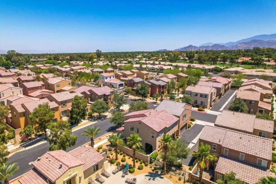 530 Calle Vibrante Palm Desert, CA 92211