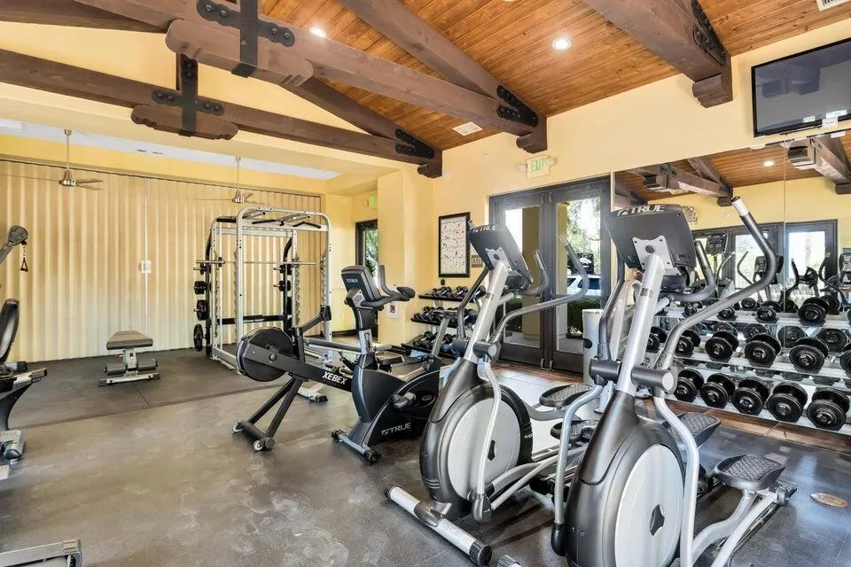 530 Calle Vibrante Palm Desert, CA 92211