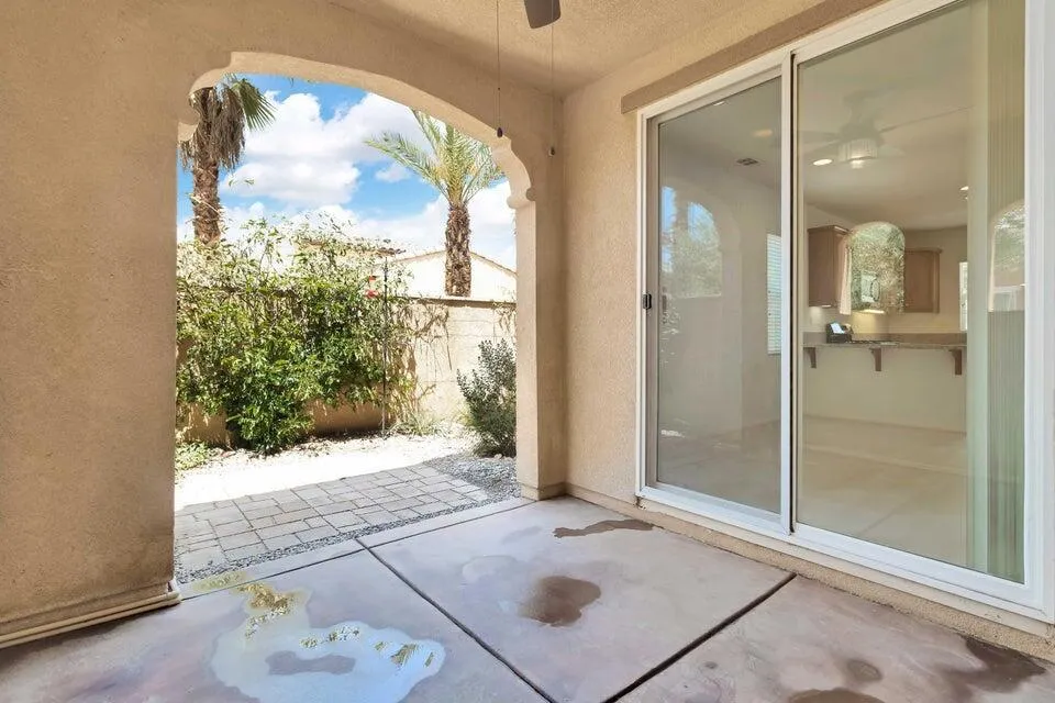 530 Calle Vibrante Palm Desert, CA 92211
