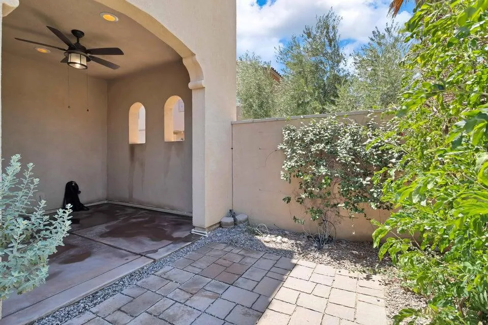 530 Calle Vibrante Palm Desert, CA 92211