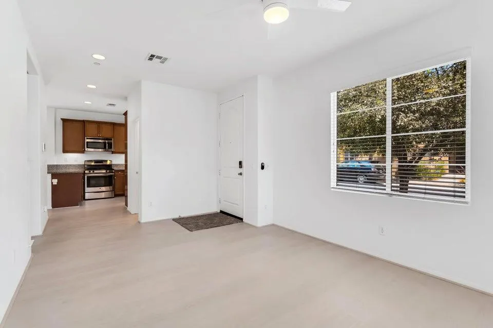 530 Calle Vibrante Palm Desert, CA 92211