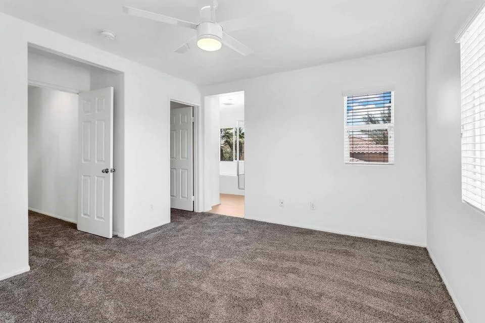 530 Calle Vibrante Palm Desert, CA 92211