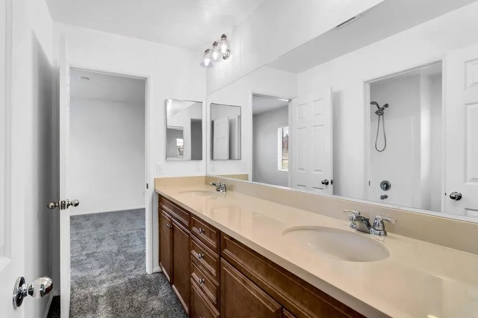 530 Calle Vibrante Palm Desert, CA 92211