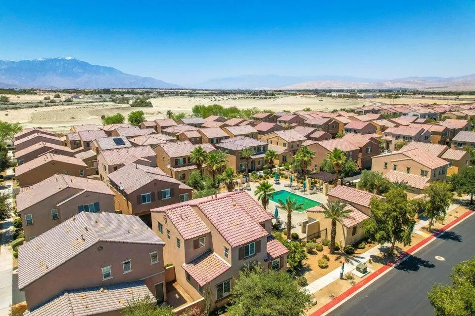 530 Calle Vibrante Palm Desert, CA 92211
