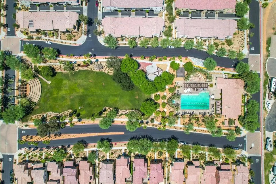 530 Calle Vibrante Palm Desert, CA 92211