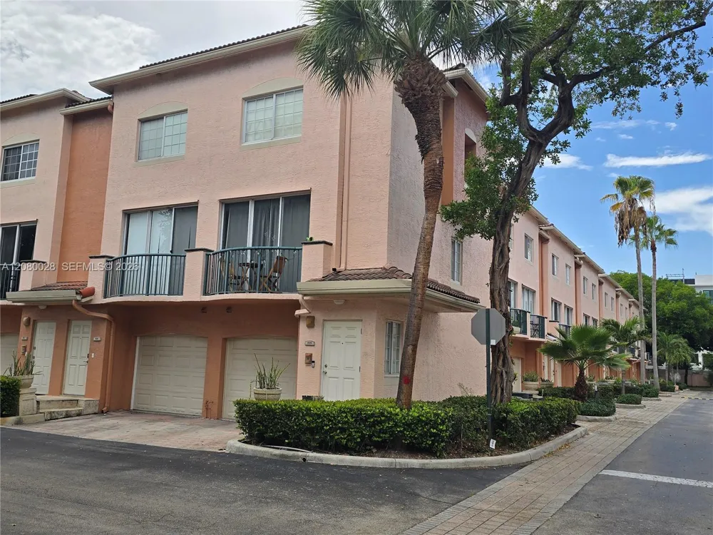 2107 SE 10th Ave #818 Fort Lauderdale, FL 33316