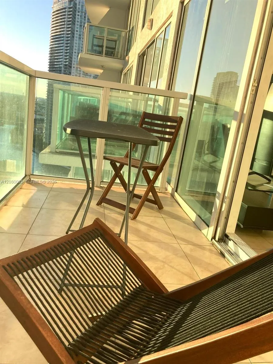 41 SE 5th St #1204 Miami, FL 33131