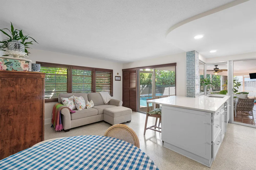 943 SW 5th Street Boca Raton, FL 33486