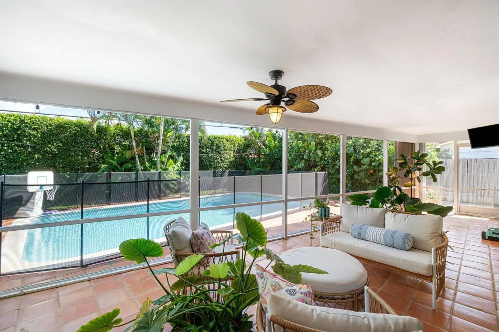 943 SW 5th Street Boca Raton, FL 33486