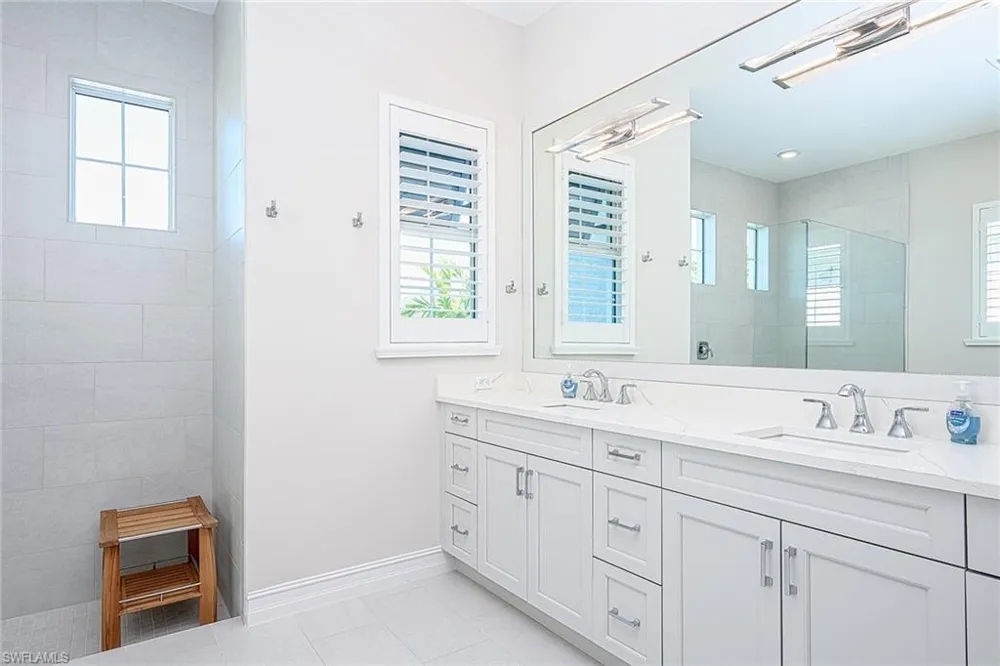 14232 Laguna Springs Lane Naples, FL 34114