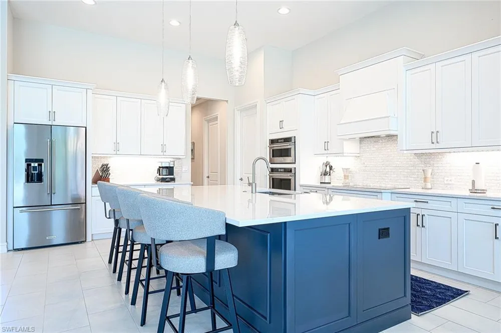 14232 Laguna Springs Lane Naples, FL 34114
