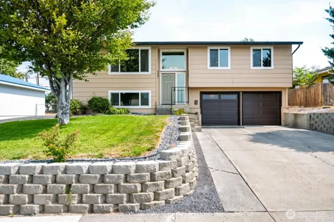 1213 S Skyline Drive