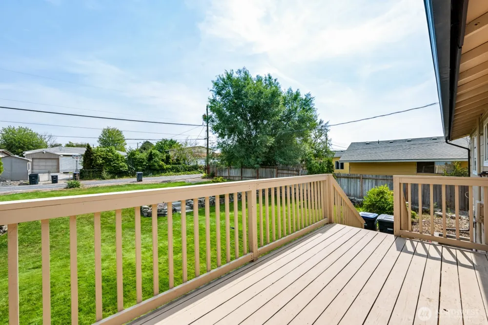 1213 S Skyline Drive Moses Lake, WA 98837