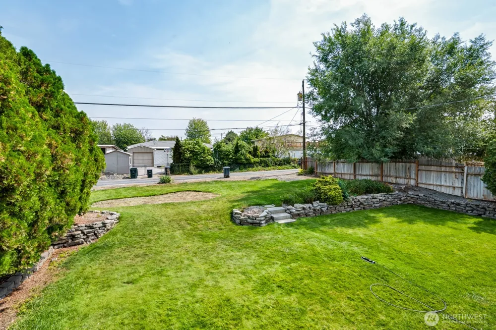 1213 S Skyline Drive Moses Lake, WA 98837