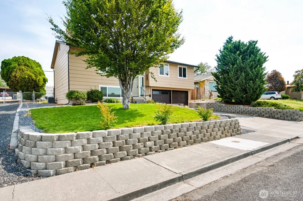 1213 S Skyline Drive Moses Lake, WA 98837