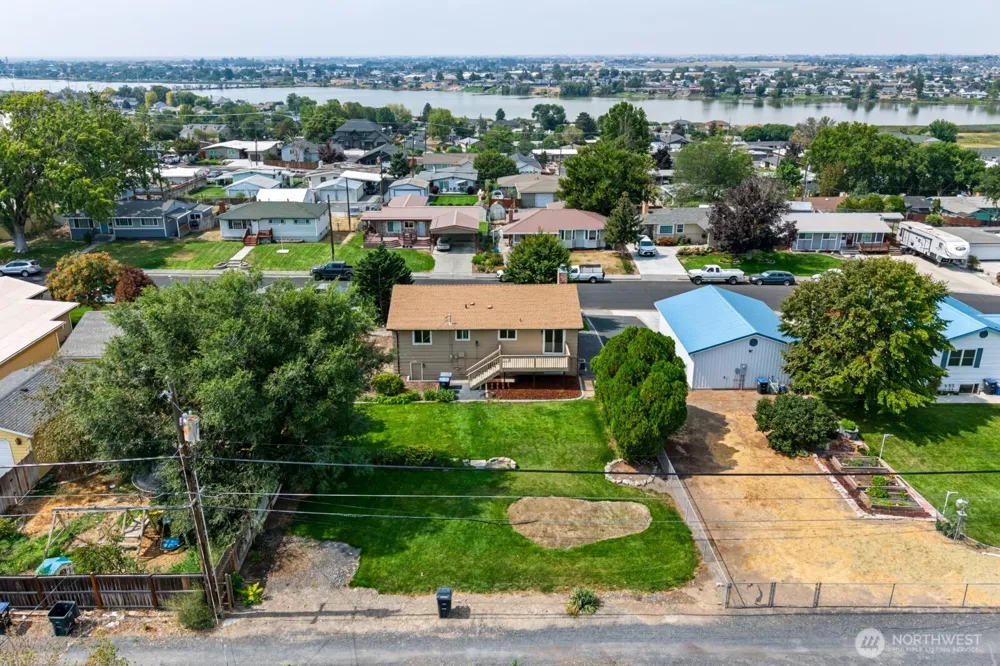 1213 S Skyline Drive Moses Lake, WA 98837