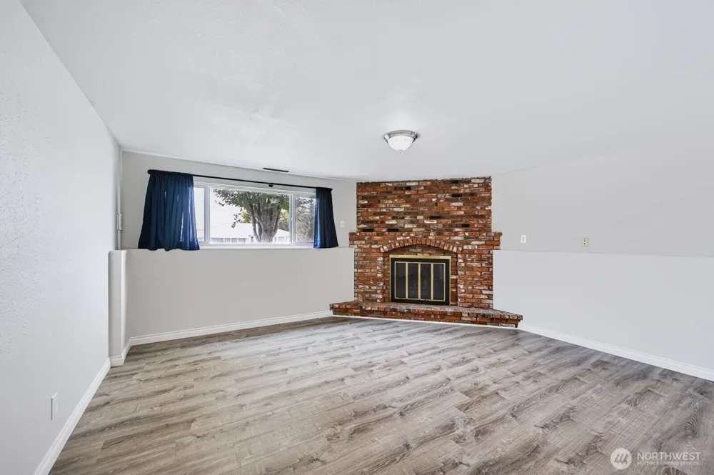 1213 S Skyline Drive Moses Lake, WA 98837