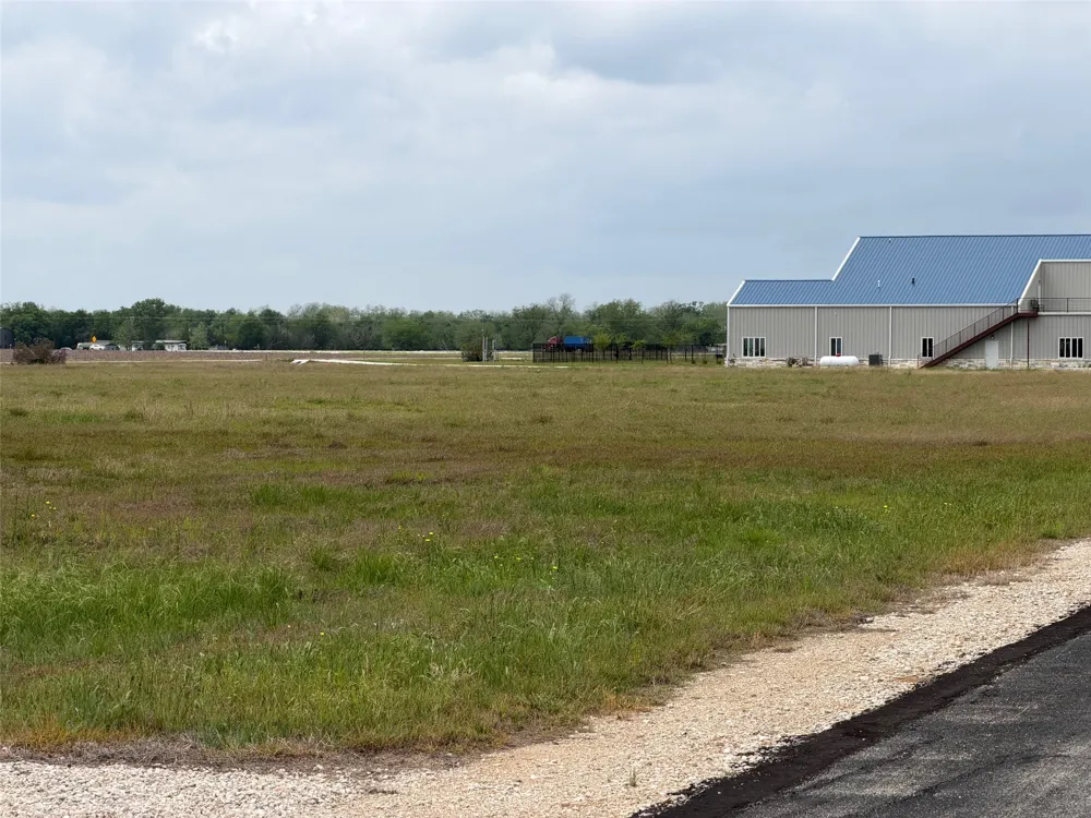 330 Airfield Road Fentress, TX 78622