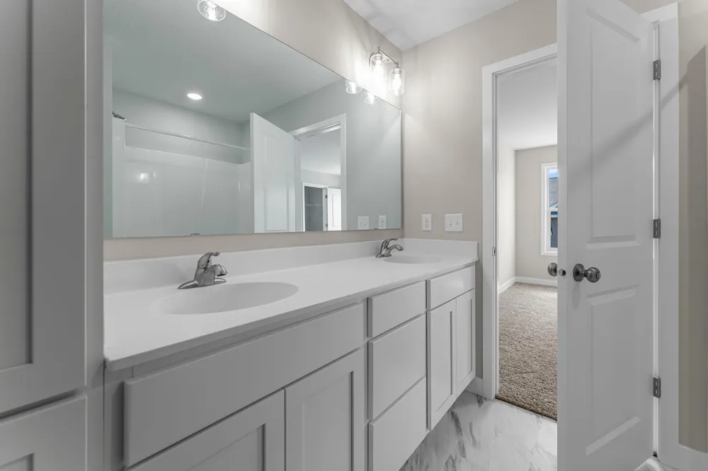 2145 Violet Lane Faribault, MN 55021