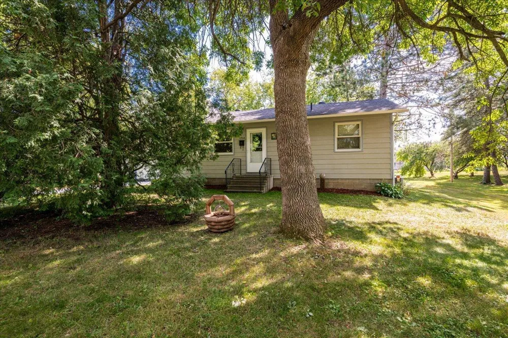 1704 Doddridge Avenue Cloquet, MN 55720