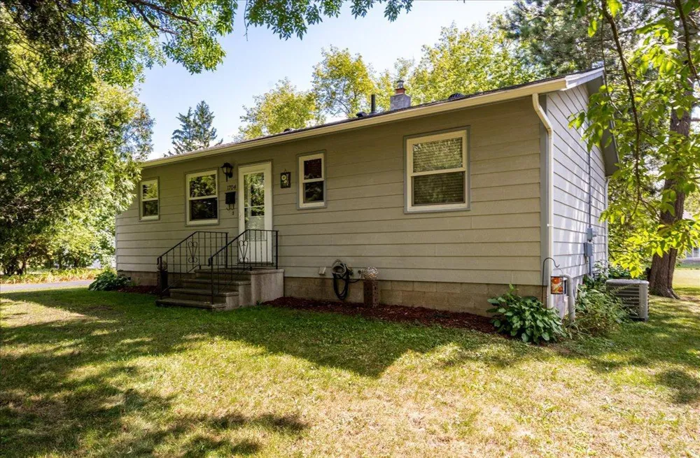 1704 Doddridge Avenue Cloquet, MN 55720