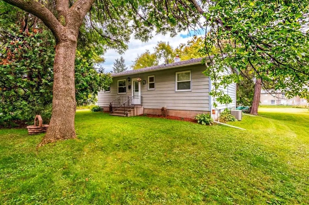 1704 Doddridge Avenue Cloquet, MN 55720