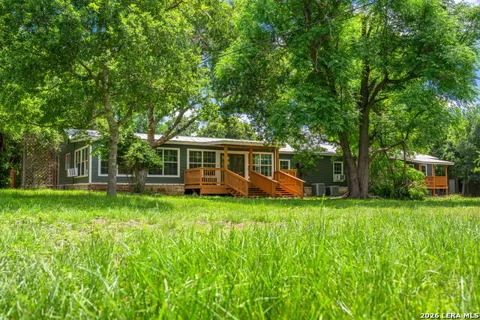242 LILLIAN DR