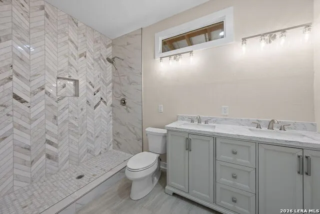 242 LILLIAN DR Kerrville, TX 78028