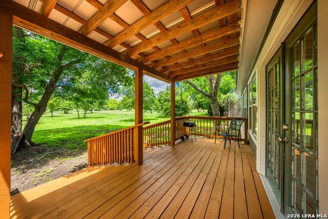 242 LILLIAN DR Kerrville, TX 78028