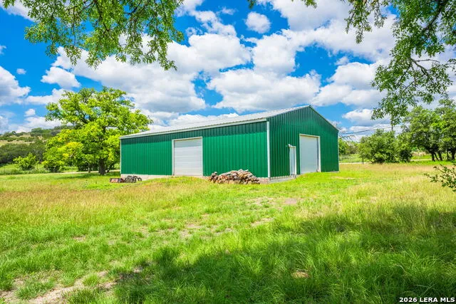 242 LILLIAN DR Kerrville, TX 78028
