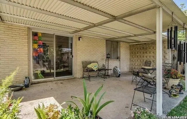 8426 LAURELHURST DR San Antonio, TX 78209