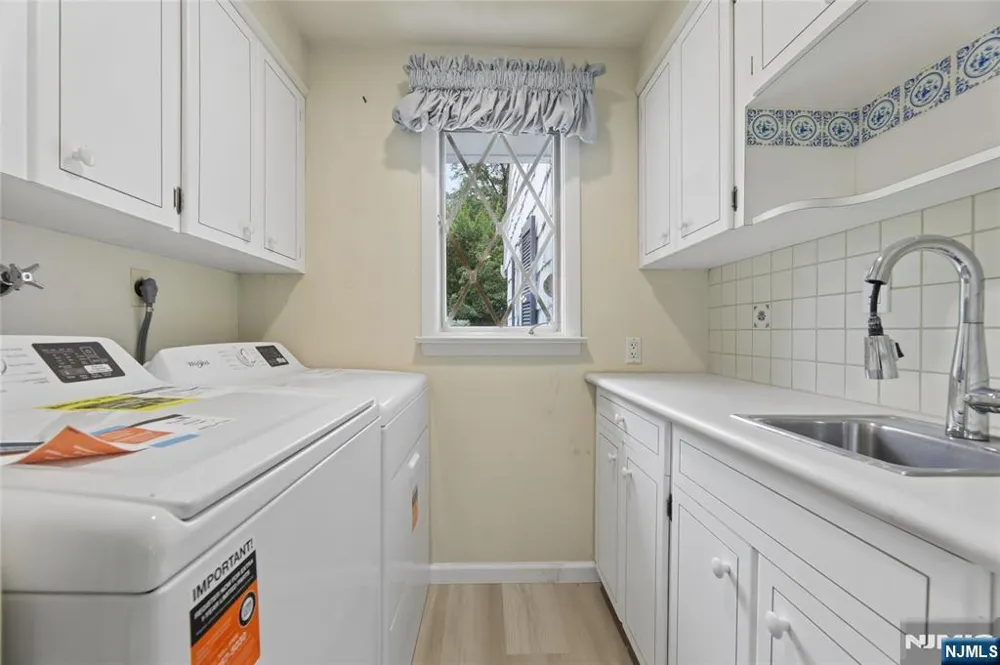 26 Glenwood Road Tenafly, NJ 07670