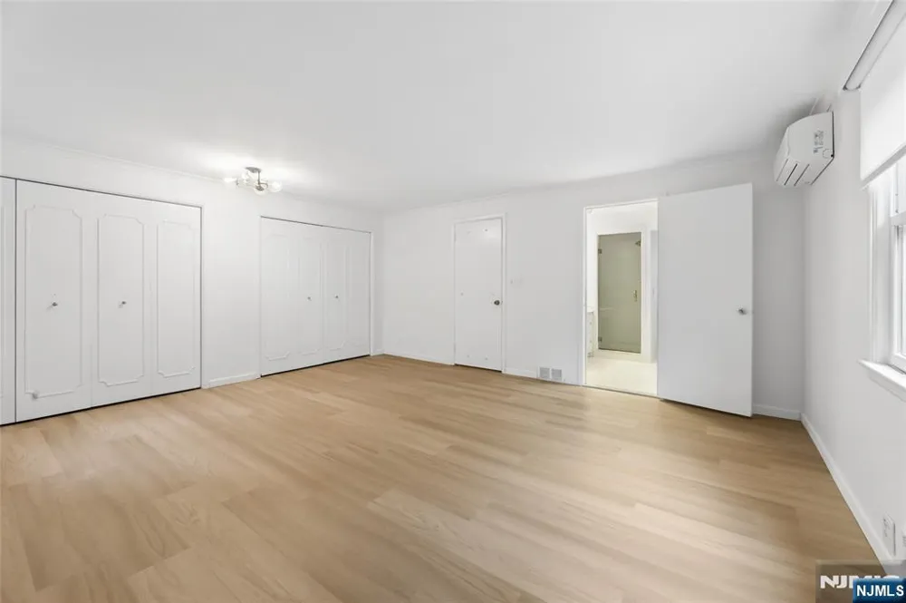 26 Glenwood Road Tenafly, NJ 07670