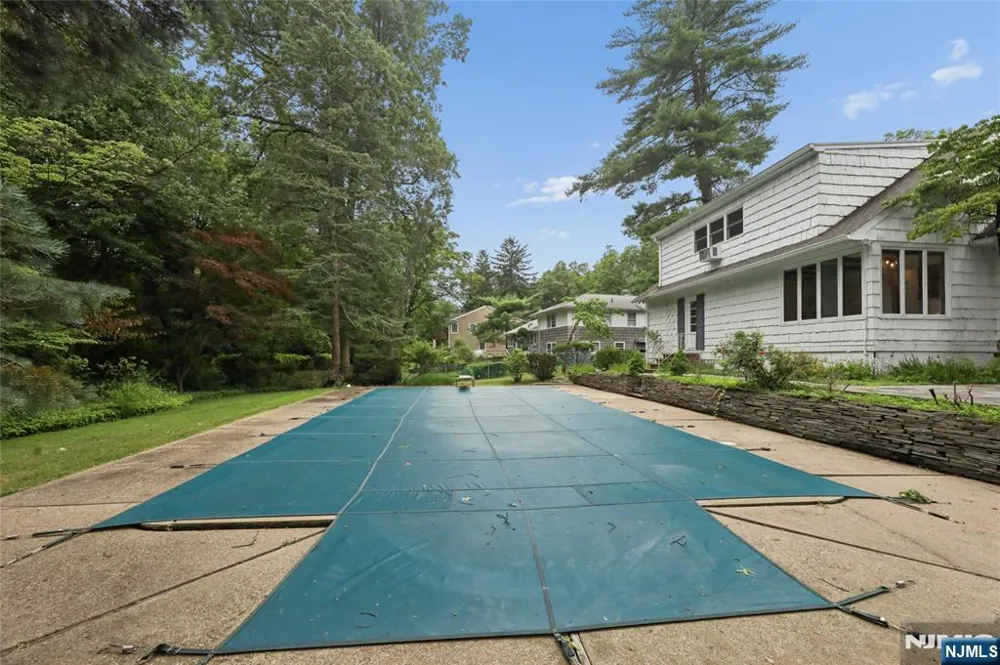 26 Glenwood Road Tenafly, NJ 07670