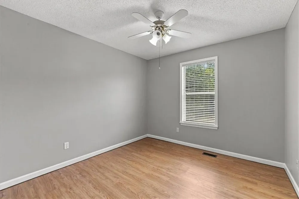 45 Glenmore Drive Kingston, GA 30145