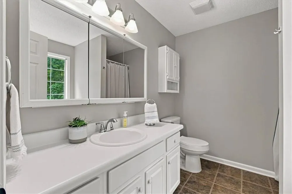45 Glenmore Drive Kingston, GA 30145