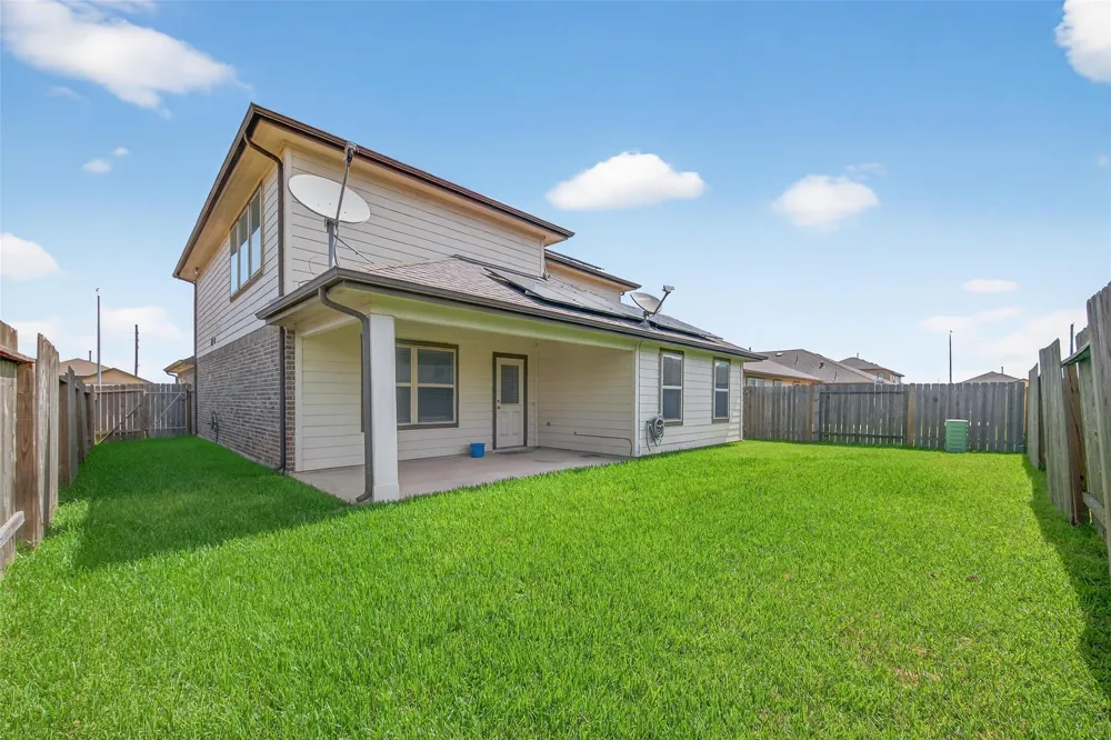 718 Harvest Bluff Drive Rosharon, TX 77583