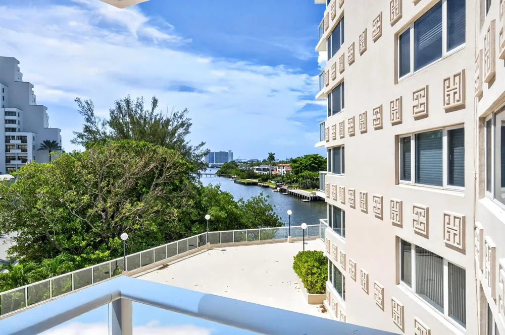3000 HOLIDAY DRIVE #502 Fort Lauderdale, FL 33316