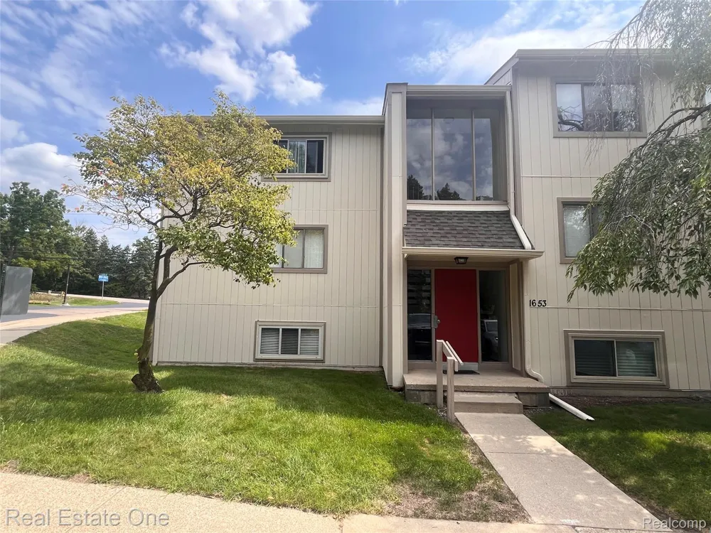 1653 Riverside Drive Rochester Hills City, MI 48309