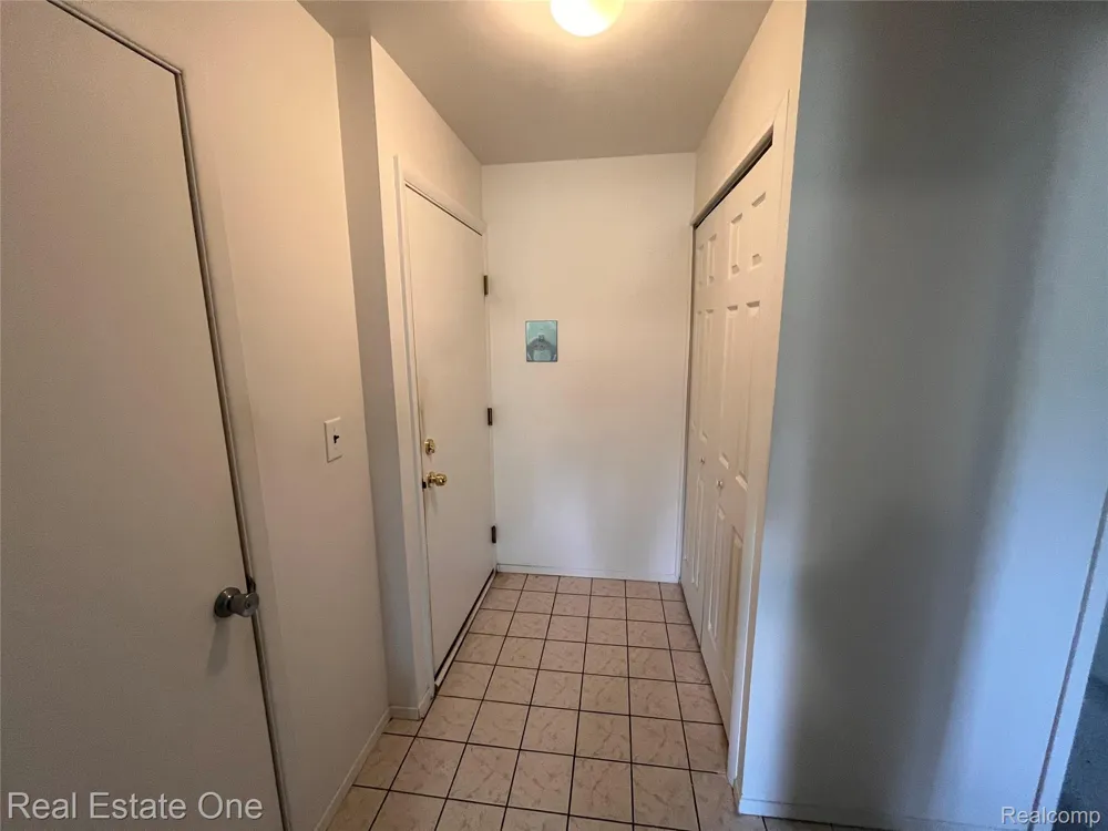 1653 Riverside Drive Rochester Hills City, MI 48309