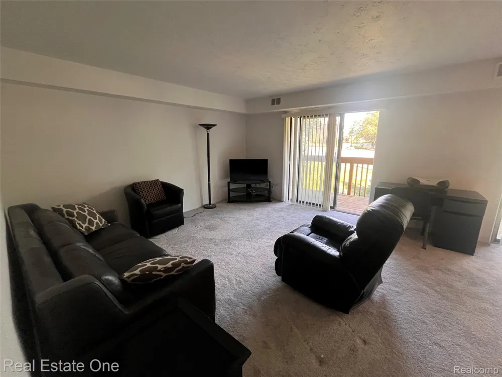 1653 Riverside Drive Rochester Hills City, MI 48309